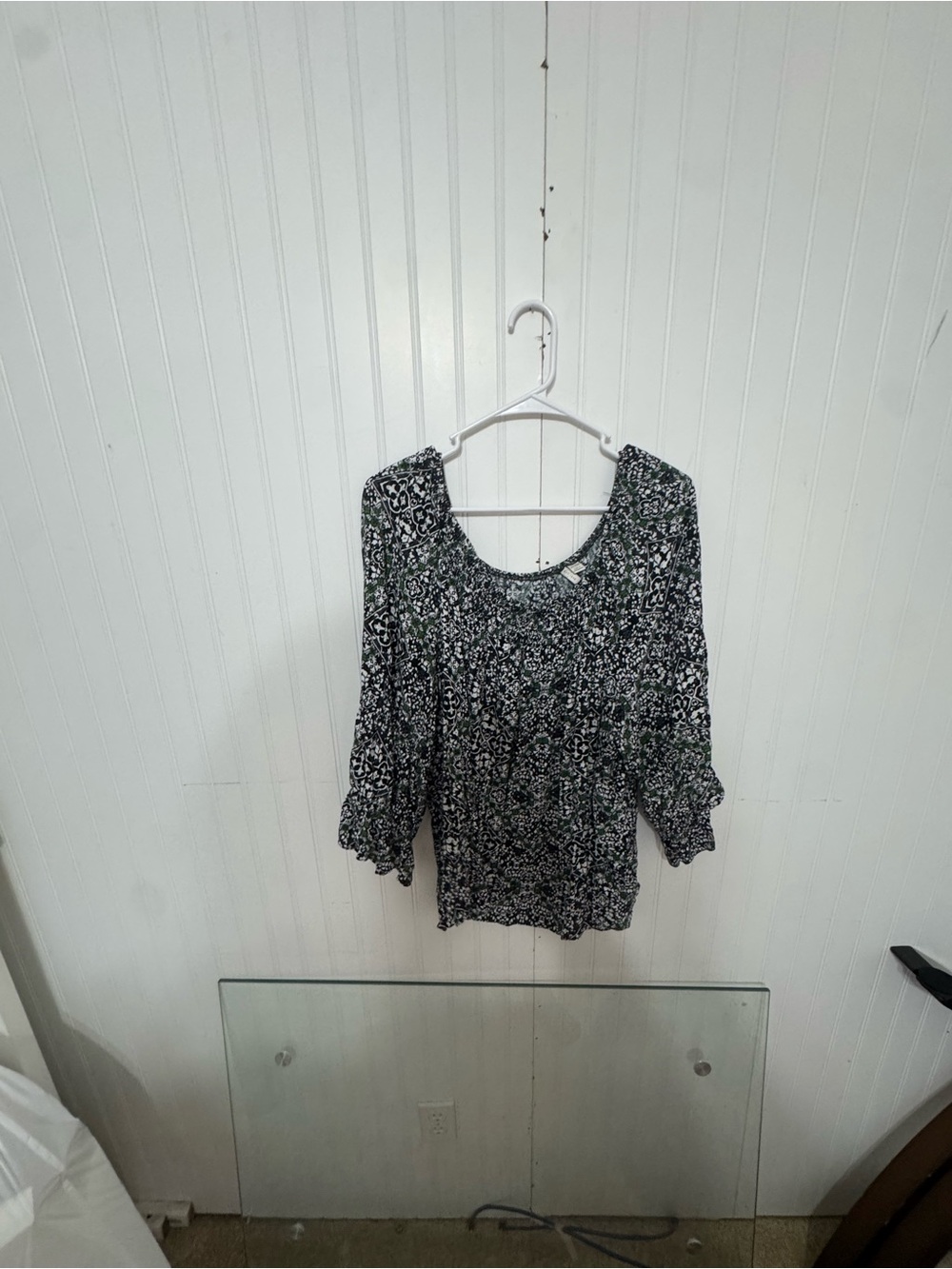 Black Floral Scoop Neck Women's Blouse with Ruffled Sleeves